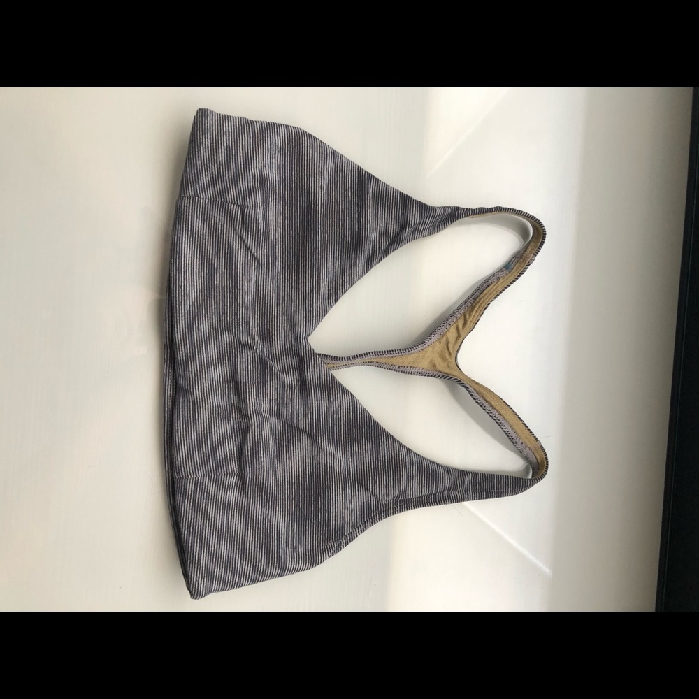 Lululemon sports bra